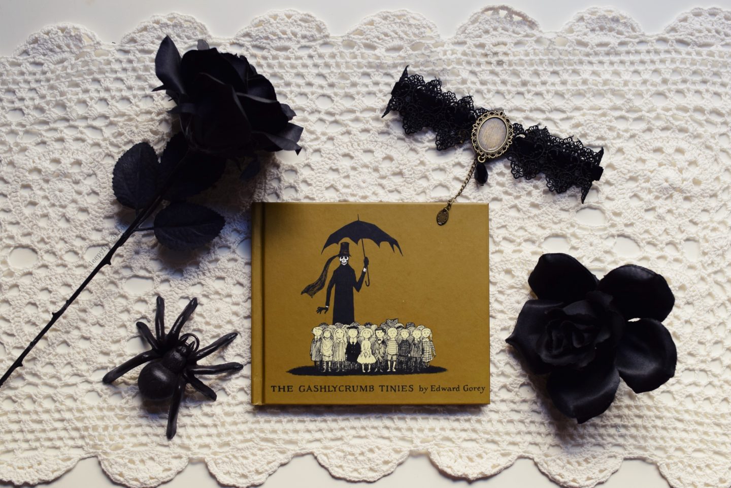 the gashlycrumb tinies book the gashlycrumb tinies book
